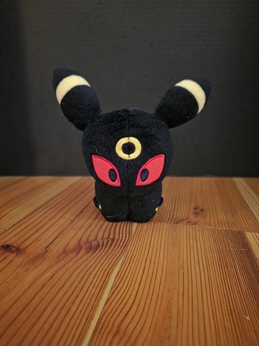Pokemon center umbreon - center,