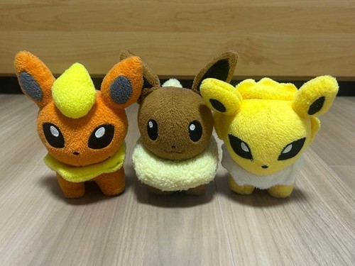Pokemon center pokedoll eevee - pokemon,