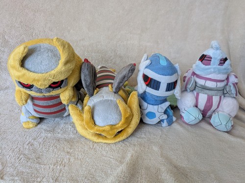 Pokedoll con etichette quasi
